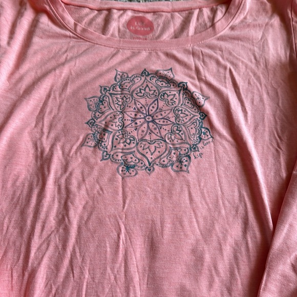 LIFE IS GOOD WOMENS LONG SLEEVED TOPS IN SZ LG…EXCELLENT PREOWNED CONDITION!!! - Picture 5 of 7
